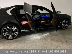 Blacksapphire metallic Gebraucht 2024 BMW i7 M Sport Limousine | 86.990 € (Etwas zu teuer)