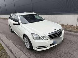Weiß Gebraucht 2012 Mercedes E300 Kombi | 6.100 €