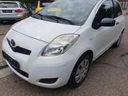 Weiß Gebraucht 2011 Toyota Yaris Cool Kleinwagen | 3.650 € (Fairer Preis)