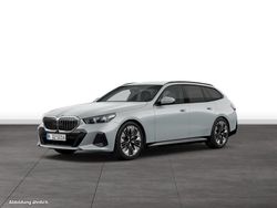 Grau Gebraucht 2025 BMW 540 Kombi | 71.700 € (Fairer Preis)
