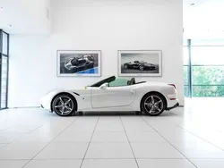 Weiß Gebraucht 2015 Ferrari California Cabrio | 147.500 € (Teuer)