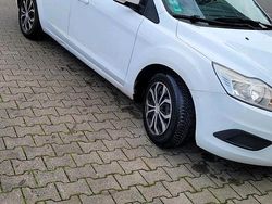 Weiß Gebraucht 2011 Ford Focus Kombi | 1.200 € (Superpreis)