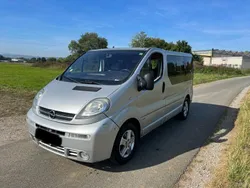 Silber Gebraucht 2005 Opel Vivaro Van | 7.500 €