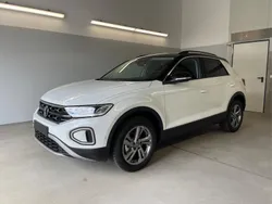 [0qa1] pure white / dach schwarz Neu 2024 VW T-Roc Life SUV | 33.529 € (Superpreis)