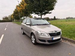 Beige Gebraucht 2011 Skoda Fabia Family Kleinwagen | 5.199 € (Fairer Preis)