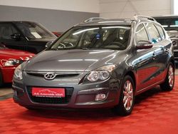Grau Gebraucht 2009 Hyundai i30 Comfort Kombi | 3.950 € (Etwas zu teuer)