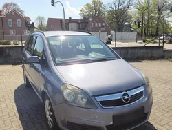 Grau Gebraucht 2006 Opel Zafira Van / Kleinbus | 1.300 € (Superpreis)