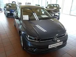 Rauchgrau (metallic) Gebraucht 2024 VW Polo Style Limousine | 21.400 € (Guter Preis)