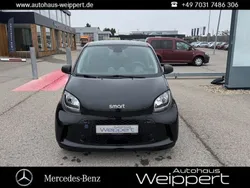 Schwarz Gebraucht 2021 Smart ForFour Electric Drive Limousine | 15.950 €