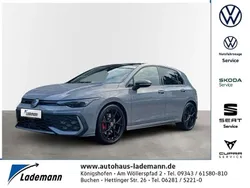 Grau Gebraucht 2024 VW Golf VIII GTI Limousine | 39.977 € (Superpreis)