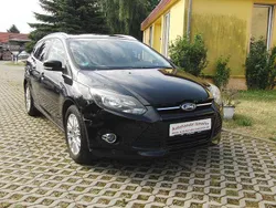 Schwarz Gebraucht 2011 Ford Focus Titanium Kombi | 3.900 € (Guter Preis)