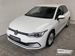 Weiß Gebraucht 2020 VW Golf VIII Life Limousine | 18.295 € (Fairer Preis)