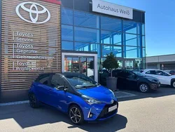 Blau Gebraucht 2017 Toyota Yaris Hybrid Style Limousine | 12.250 € (Fairer Preis)