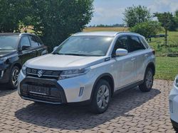 Silky silver metallic Neu 2025 Suzuki Vitara Comfort SUV | 28.390 € (Fairer Preis)