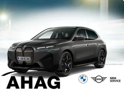 Grau Gebraucht 2023 BMW iX Sport Line SUV | 56.840 € (Etwas zu teuer)