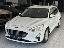 Weiß Gebraucht 2019 Ford Focus Cool & Connect Limousine | 10.990 € (Fairer Preis)