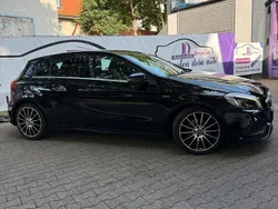 Schwarz Gebraucht 2017 Mercedes A200 AMG line Limousine | 17.500 € (Fairer Preis)