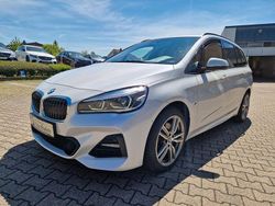 Mineralweiss metallic Gebraucht 2018 BMW 220 Gran Tourer M Sport Van / Kleinbus | 17.990 € (Fairer Preis)