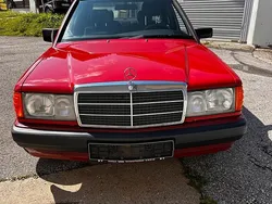 Rot Gebraucht 1992 Mercedes 190 Limousine | 8.000 €