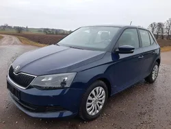 Blau Gebraucht 2016 Skoda Fabia Ambition Kleinwagen | 6.900 € (Guter Preis)