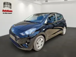 Phantom black / met Gebraucht 2024 Hyundai i10 Kleinwagen | 14.585 € (Guter Preis)