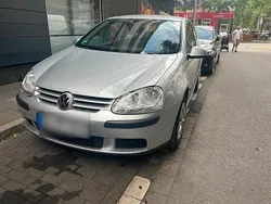 Silber Gebraucht 2005 VW Golf V Kleinwagen | 2.200 € (Fairer Preis)