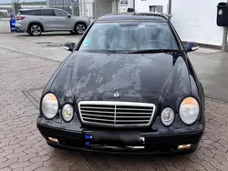Schwarz Gebraucht 2001 Mercedes CLK320 Coupé | 1.950 € (Fairer Preis)