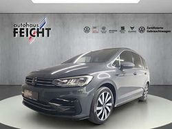 Grau Gebraucht 2024 VW Touran Highline Van / Kleinbus | 34.997 € (Fairer Preis)
