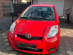 Rot Gebraucht 2009 Toyota Yaris Kleinwagen | 3.200 € (Guter Preis)