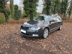 Braun Gebraucht 2011 Skoda Superb Elegance Kombi | 9.490 €