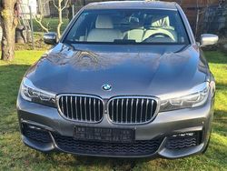 Grau Gebraucht 2017 BMW 740 iPerformance Limousine | 31.900 € (Fairer Preis)