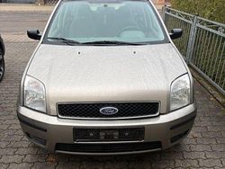 Grau Gebraucht 2003 Ford Fusion Trend Limousine | 2.450 € (Fairer Preis)