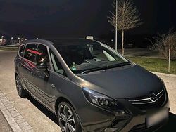 Grau Gebraucht 2013 Opel Zafira Tourer Van / Kleinbus | 7.800 € (Fairer Preis)