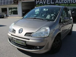 Grau Gebraucht 2010 Renault Grand Modus Van / Kleinbus | 2.500 € (Etwas zu teuer)