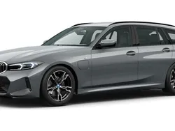 Grau Gebraucht 2024 BMW 330e Shadowline Kombi | 43.580 € (Guter Preis)
