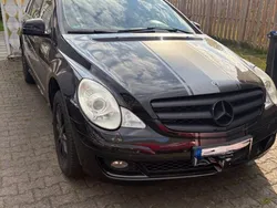 Mercedes R500