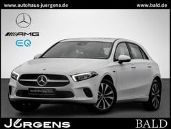 Weiss digitalweiss Gebraucht 2022 Mercedes A250 AMG Limousine | 27.250 € (Guter Preis)