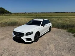 Weiß Gebraucht 2017 Mercedes E250 AMG line Limousine | 23.700 € (Fairer Preis)