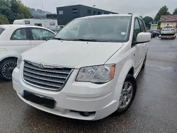 Weiß Gebraucht 2010 Chrysler Grand Voyager Limited Van / Kleinbus | 2.999 €
