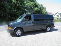 Grau Gebraucht 2014 Chevrolet Express Van / Kleinbus | 27.900 €