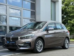 Jucarobeige metallic Gebraucht 2020 BMW 225 Luxury Line Van / Kleinbus | 23.890 € (Etwas zu teuer)