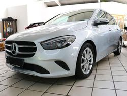 Silber Gebraucht 2021 Mercedes B200 Urban Van / Kleinbus | 25.900 € (Fairer Preis)