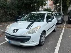 Weiß Gebraucht 2010 Peugeot 206+ Kleinwagen | 2.000 € (Fairer Preis)