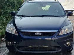 Blau Gebraucht 2010 Ford Focus Kombi | 1.100 € (Guter Preis)