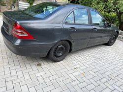 Grau Gebraucht 2001 Mercedes C270 Limousine | 2.500 € (Etwas zu teuer)