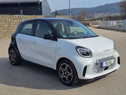 Weiß Gebraucht 2020 Smart ForFour Electric Drive Exclusive Limousine | 9.900 € (Guter Preis)