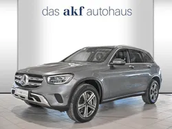 Grau Gebraucht 2022 Mercedes GLC300e Business SUV | 44.950 € (Teuer)