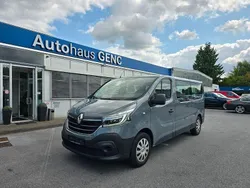 Grau Gebraucht 2020 Renault Trafic Life Van | 19.990 € (Etwas zu teuer)