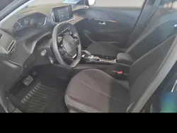 Schwarz Gebraucht 2021 Peugeot e-208 Active Kleinwagen | 15.388 € (Fairer Preis)