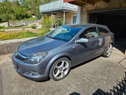 Grau Gebraucht 2007 Opel Astra GTC Cosmo Limousine | 1.250 €